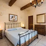 The Palms - Farmhouse With Private Pool In Island Of Gozo Отель *