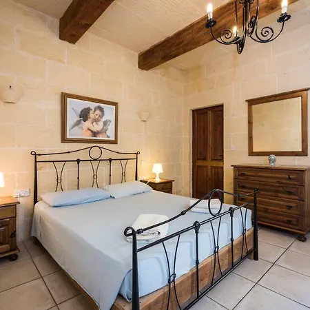 The Palms - Farmhouse With Private Pool In Island Of Gozo Ferienhaus *